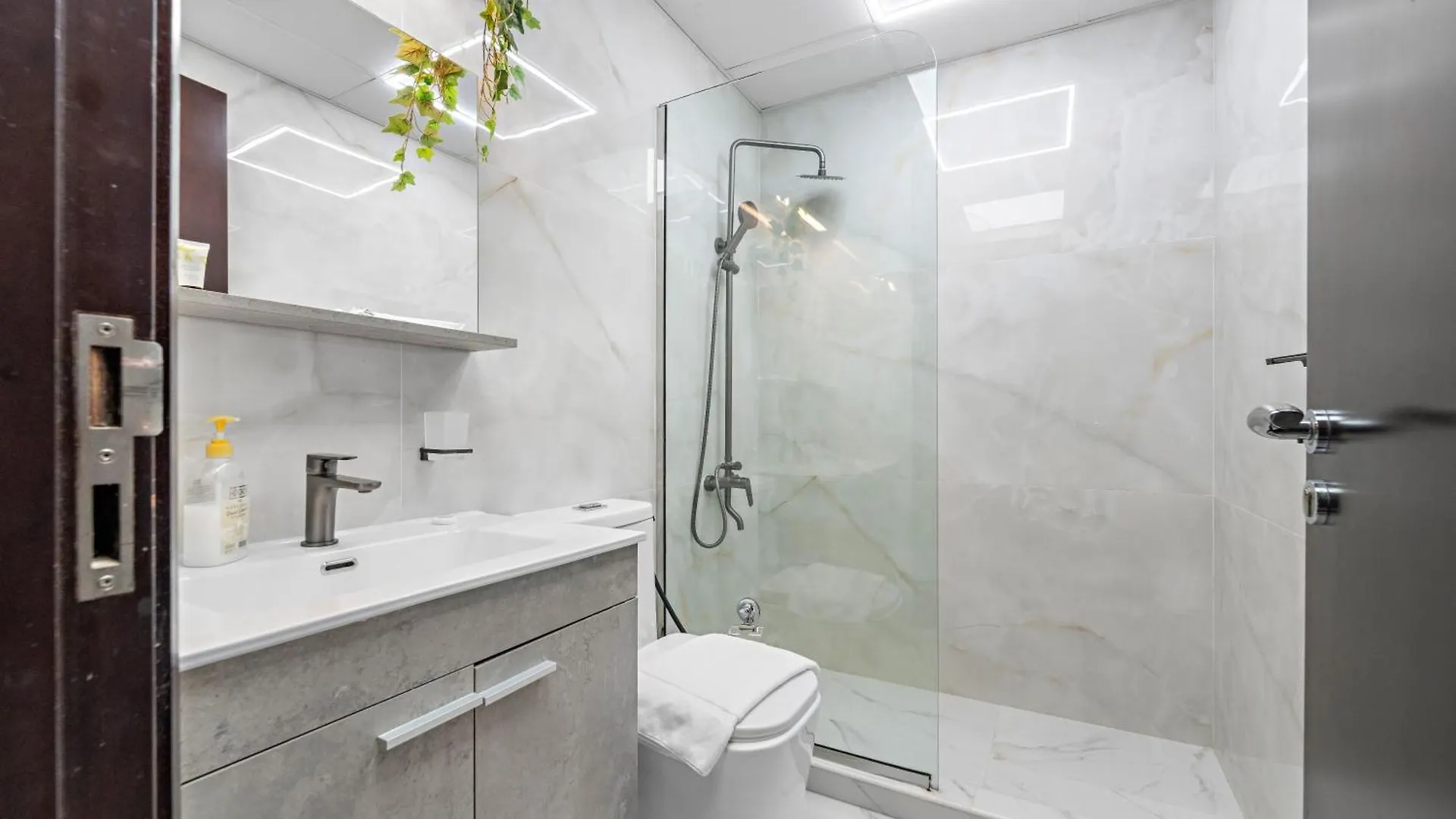 1Br Apartment Minutes From Mall Of The Emirates Dubai