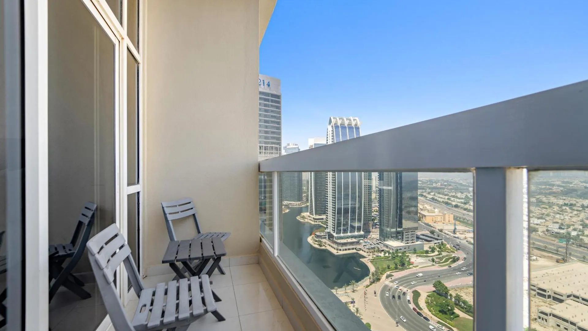 1Br Apartment Minutes From Mall Of The Emirates 두바이